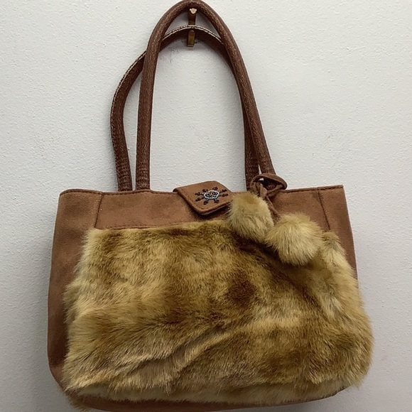 Fur small tote bag with pompom accent and front beaded clasp Preowned - Picture 1 of 6